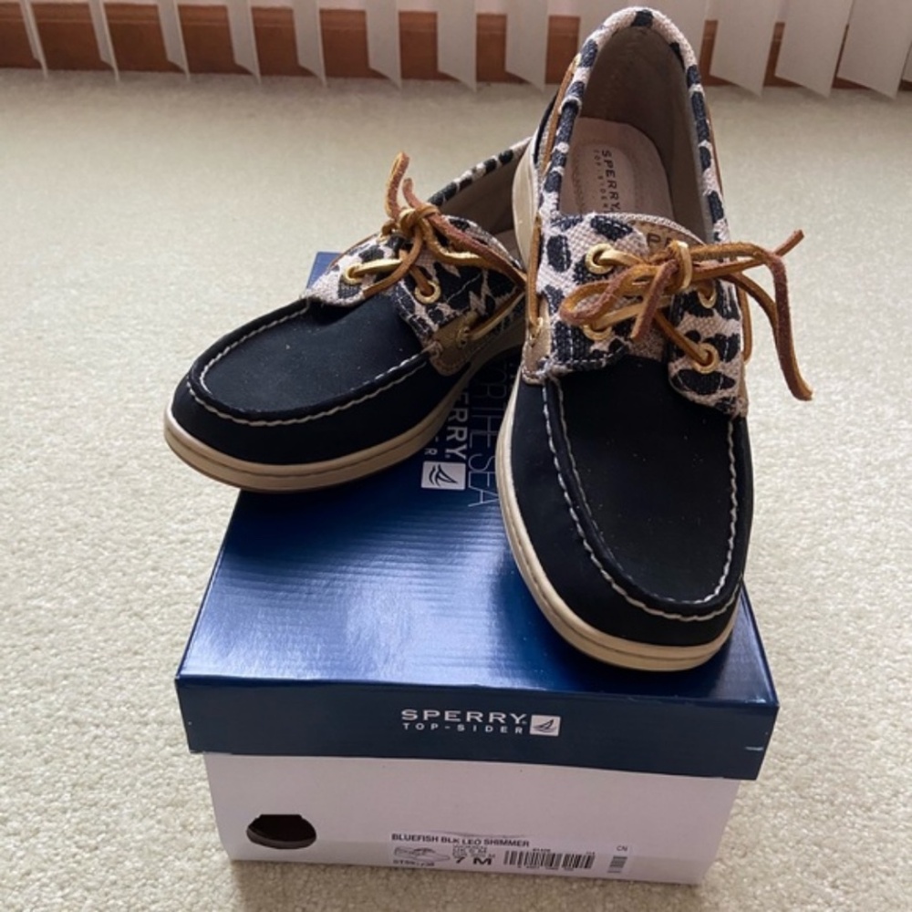 Sperry Blue Fish Leopard Shimmer Boat Shoes - 7